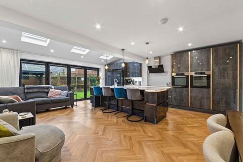 5 bedroom detached house for sale, Coales Gardens, Market Harborough LE16