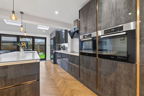 5 bedroom detached house for sale, Coales Gardens, Market Harborough LE16