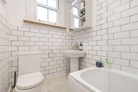 2 bedroom flat for sale, Waldron Road, Earlsfield, London, SW18