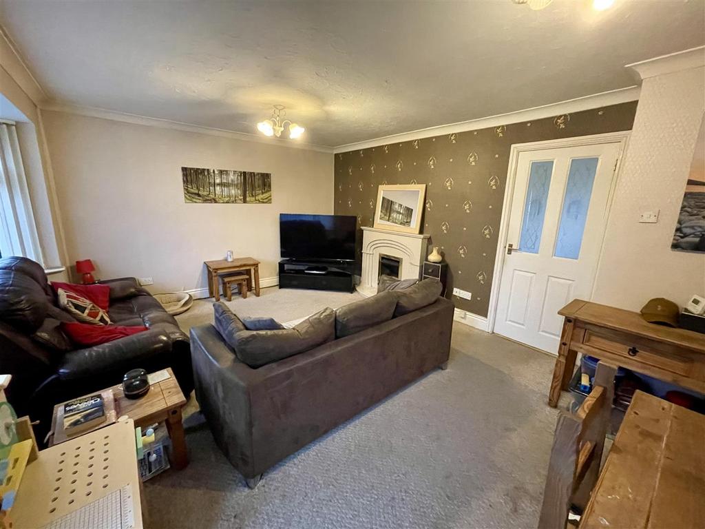 Lounge/Dining Room