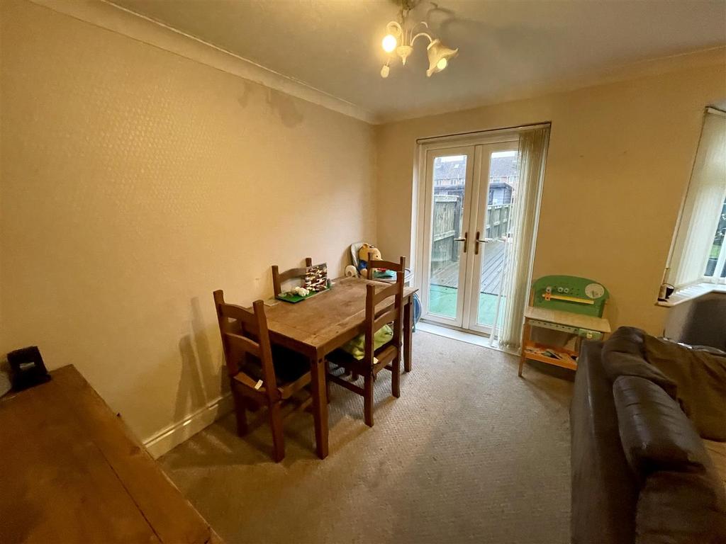 Lounge/Dining Room