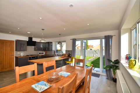 4 bedroom detached house for sale, BEMBRIDGE VILLAGE
