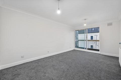 undefined, Gunnersbury Lane, Acton