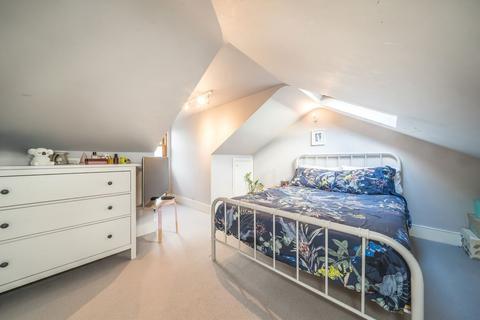 3 bedroom maisonette for sale, Tenham Avenue, London SW2