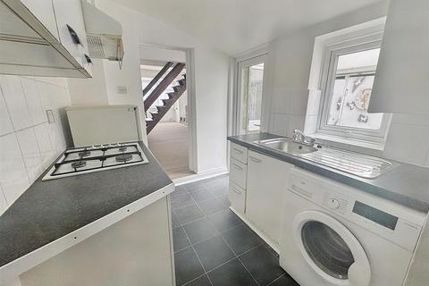 2 bedroom terraced house for sale, Broxbourne Road, Forest Gate