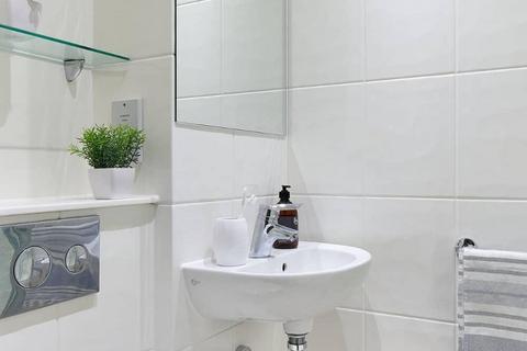 1 bedroom in a flat share to rent, Ebrington Street, Plymouth PL4