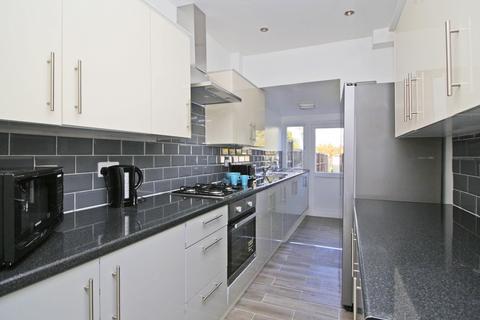 1 bedroom in a house share to rent, Abbots Way, Beckenham BR3