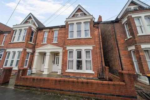 undefined, Goldington Avenue, Bedford