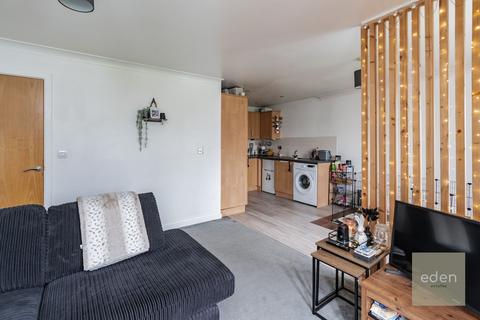 2 bedroom apartment for sale, Sherwood Avenue, Larkfield, ME20