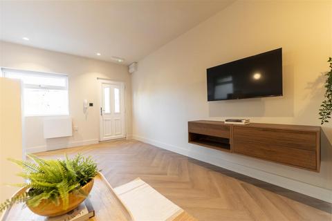 1 bedroom in a house share to rent, Kitchener Road, High Wycombe HP11