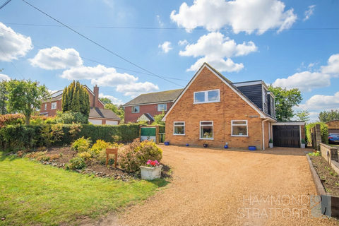3 bedroom chalet for sale, High Street, Wicklewood