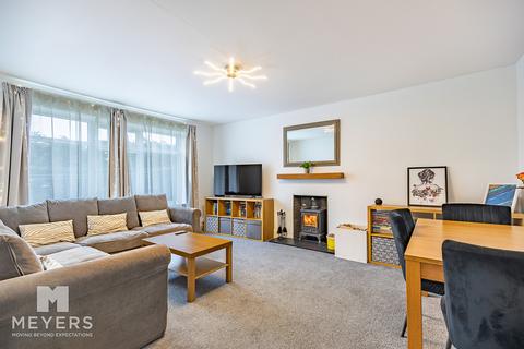 4 bedroom detached bungalow for sale, Oak Avenue, Christchurch, BH23 2