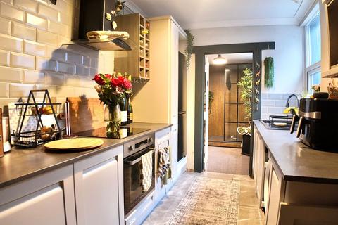 3 bedroom terraced house for sale, Islwyn Street, Abercarn, NP11
