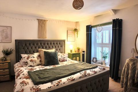 3 bedroom terraced house for sale, Islwyn Street, Abercarn, NP11