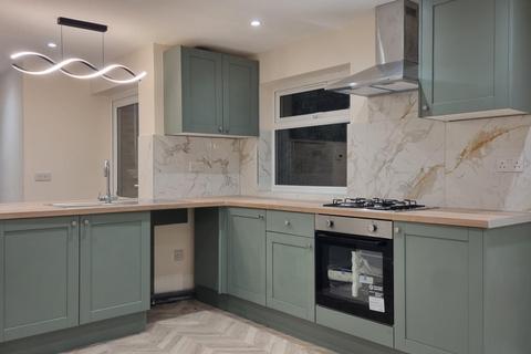 2 bedroom flat to rent, Tollington Way, London