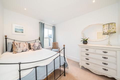 3 bedroom house for sale, Gould Road, Twickenham TW2