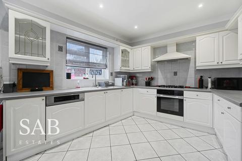 undefined, Woodstock Avenue, Southall, UB1