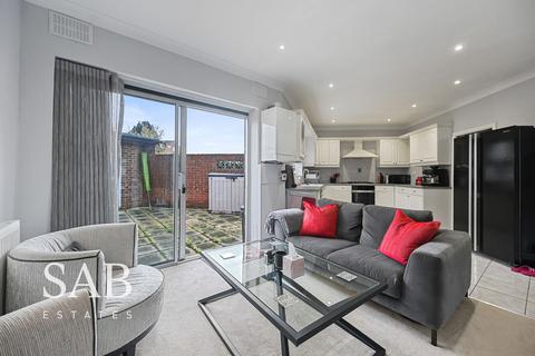 undefined, Woodstock Avenue, Southall, UB1