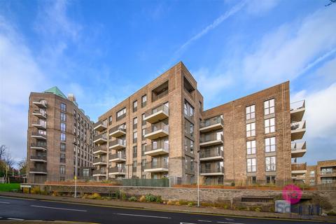 1 bedroom flat to rent, Medawar Drive, London
