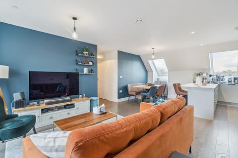 2 bedroom flat for sale, Regent Place, Sycamore Road, Amersham