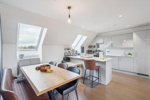 2 bedroom flat for sale, Regent Place, Sycamore Road, Amersham