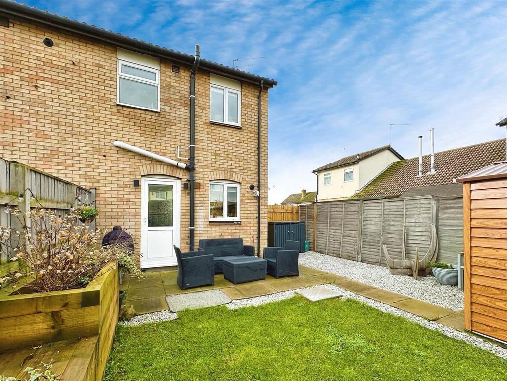 Garden to house