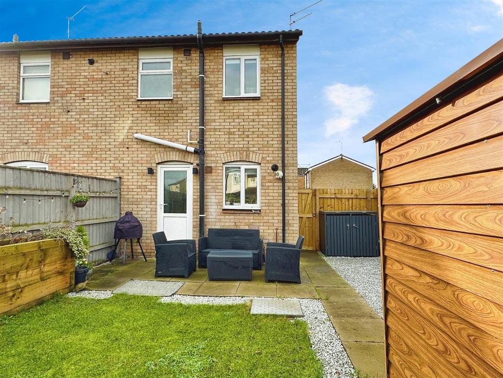 Garden to house