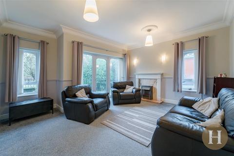 2 bedroom flat for sale, Yewdale, 196 Harborne Park Road, Harborne, Birmingham, B17