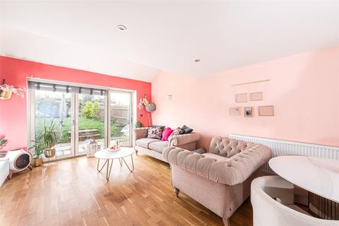 undefined, Risborough Road, Little Kimble, Aylesbury, Buckinghamshire, HP17