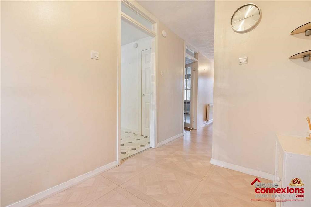 Entrance Hallway (2)