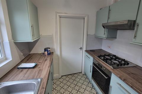 3 bedroom terraced house to rent, Leopold Street, Southsea