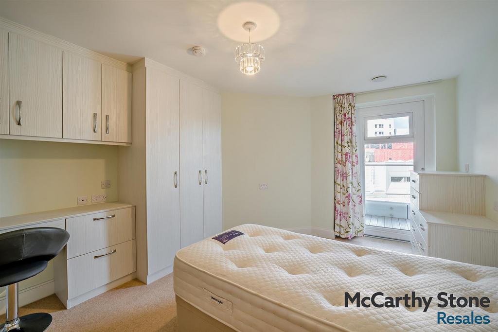 8677867-interior04-800.jpg