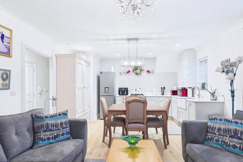 2 bedroom apartment for sale, Acanthus Court, Cirencester
