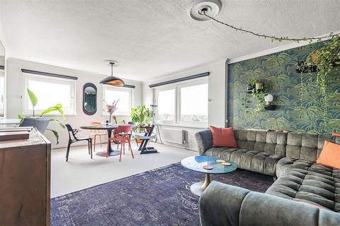 2 bedroom bungalow for sale, Anglers Reach, Surbiton KT6