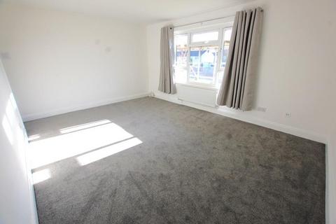2 bedroom flat for sale, Northfield, Hatfield