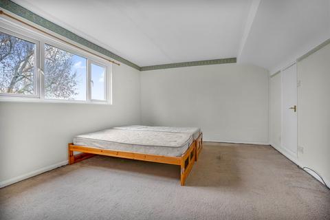 4 bedroom terraced house for sale, Murdoch Close, Staines-upon-Thames, TW18