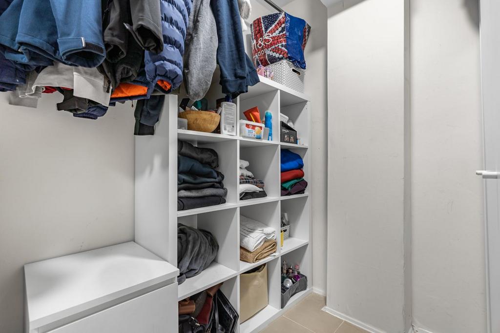 Walk-in wardrobe