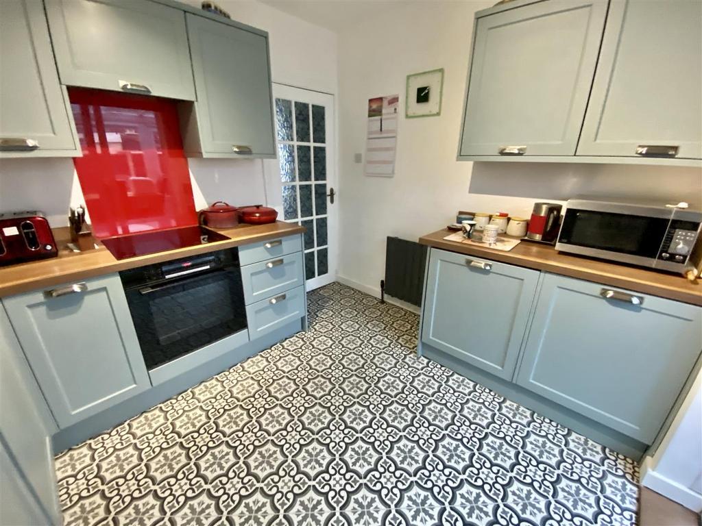 Bramleys Estate Agents - Fountain Drive - Robertto