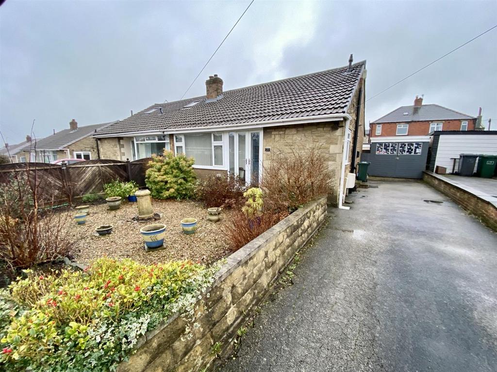 Bramleys Estate Agents - Fountain Drive - Robertto