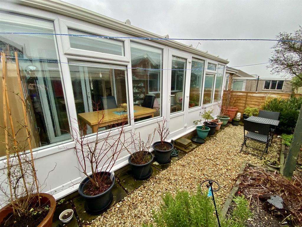 Bramleys Estate Agents - Fountain Drive - Robertto