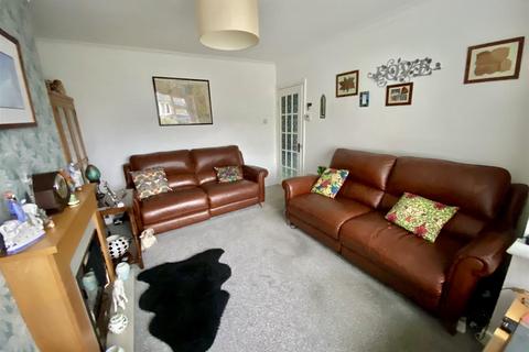 2 bedroom semi-detached bungalow for sale, Fountain Drive, Roberttown
