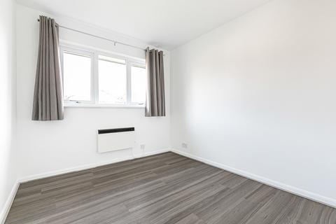 1 bedroom apartment for sale, Shepperton Court Drive, Shepperton, Surrey, TW17