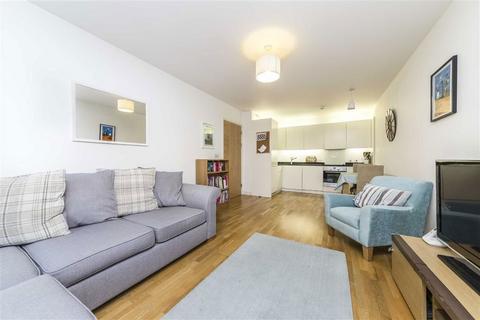 2 bedroom flat to rent, Amelia Street, London SE17