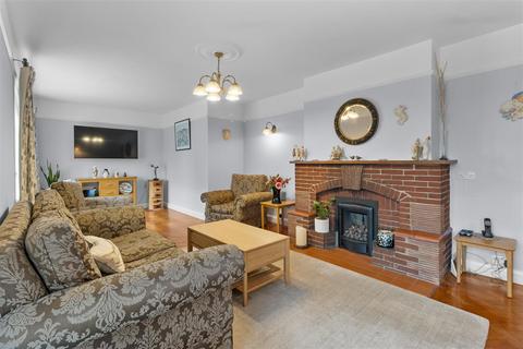 5 bedroom detached house for sale, Beacon Road, Seaford