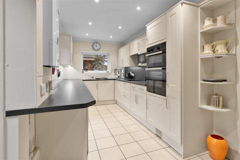 5 bedroom detached house for sale, Beacon Road, Seaford