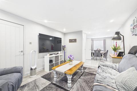 3 bedroom end of terrace house for sale, Woodruff Close, Gloucester, Gloucestershire, GL4