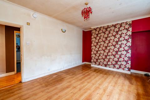 3 bedroom flat for sale, 27/1 West Pilton Gardens, Pilton, Edinburgh, EH4