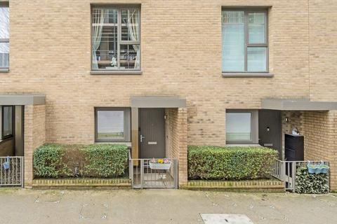 2 bedroom flat for sale, Milton Road, London NW9