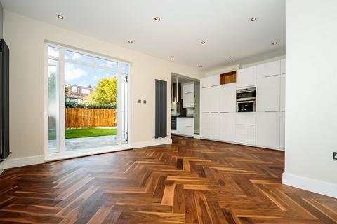 4 bedroom house to rent, Fallow Court Avenue, North Finchley, London, N12