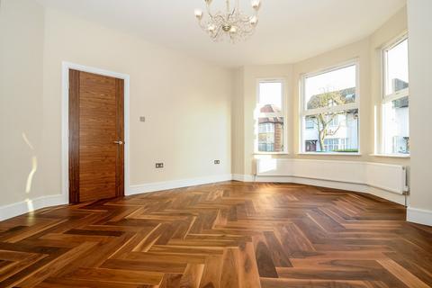 4 bedroom house to rent, Fallow Court Avenue, North Finchley, London, N12